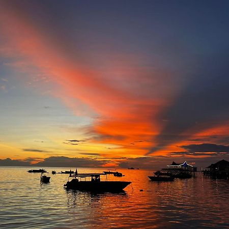 Апартаменти Mabul Backpackers Mabul Island Екстер'єр фото