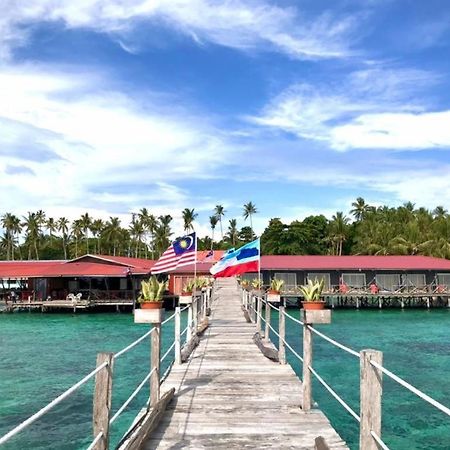 Апартаменти Mabul Backpackers Mabul Island Екстер'єр фото