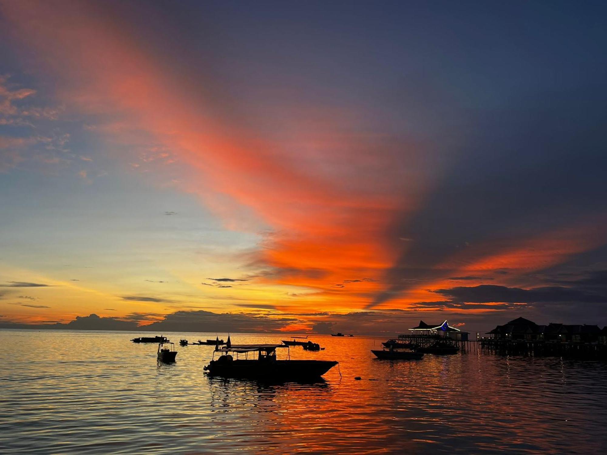 Апартаменти Mabul Backpackers Mabul Island Екстер'єр фото