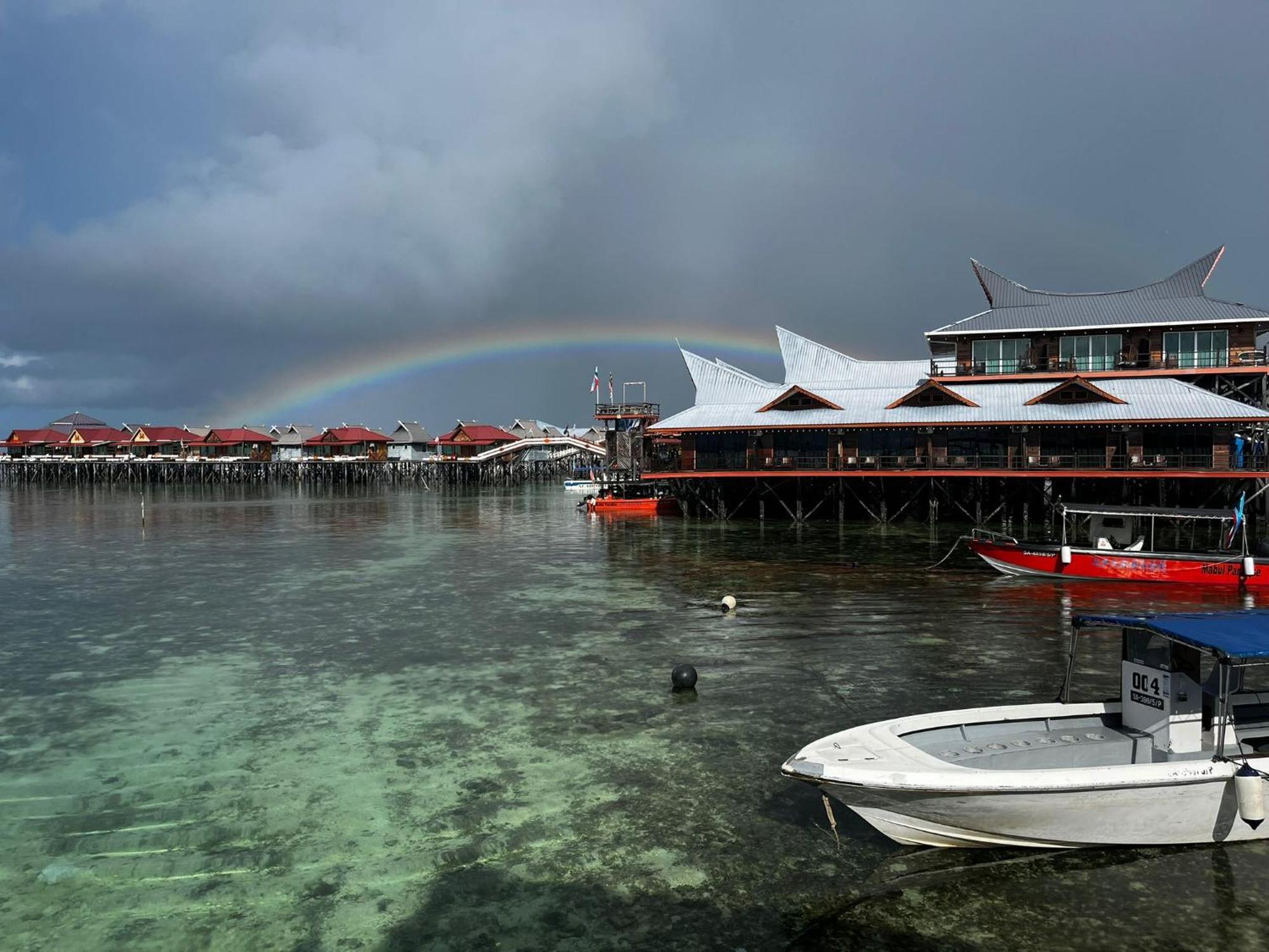 Апартаменти Mabul Backpackers Mabul Island Екстер'єр фото