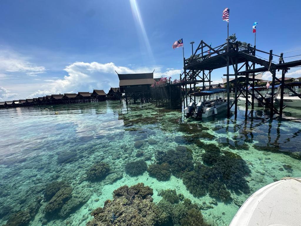 Апартаменти Mabul Backpackers Mabul Island Екстер'єр фото