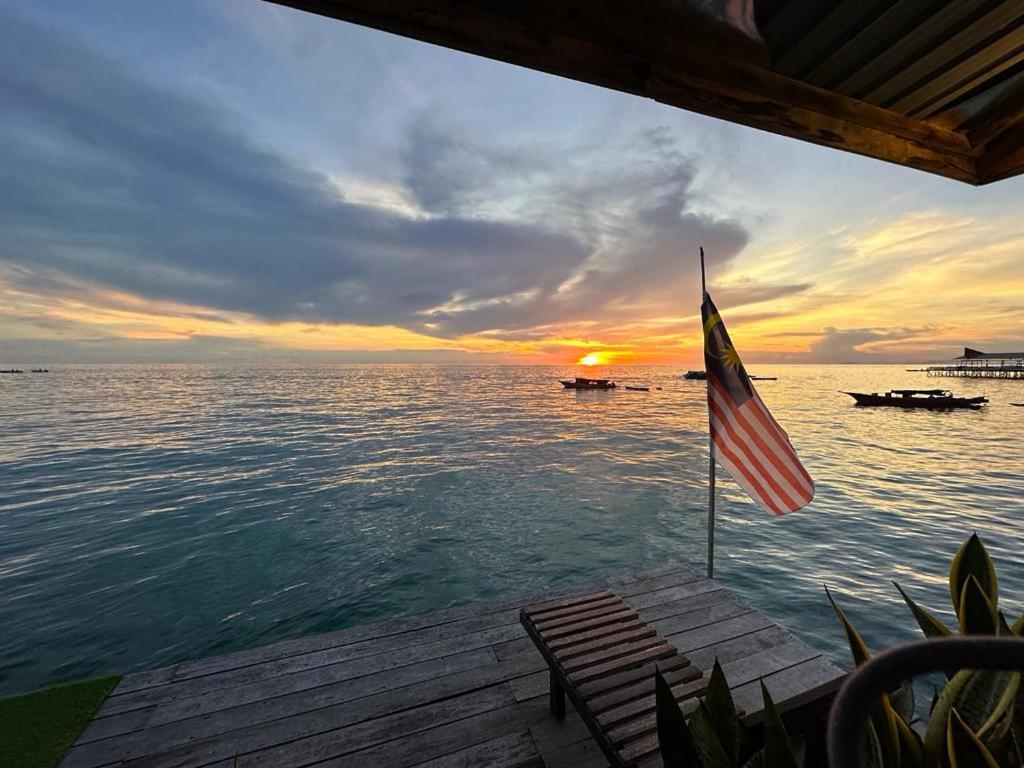 Апартаменти Mabul Backpackers Mabul Island Екстер'єр фото