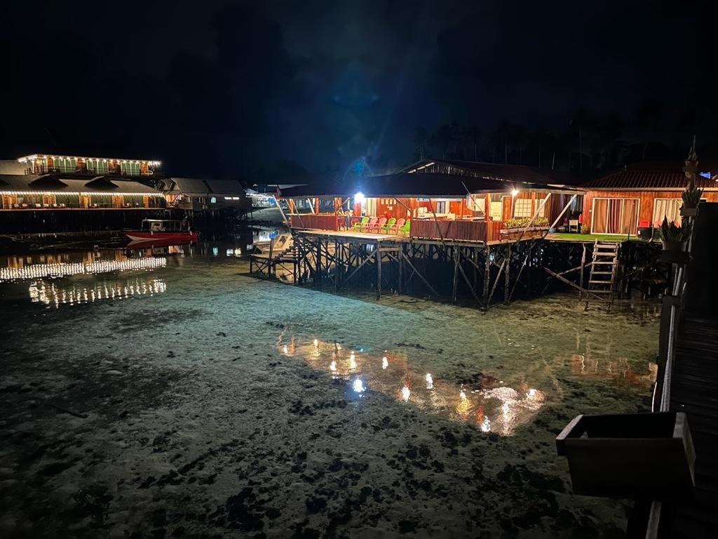 Апартаменти Mabul Backpackers Mabul Island Екстер'єр фото