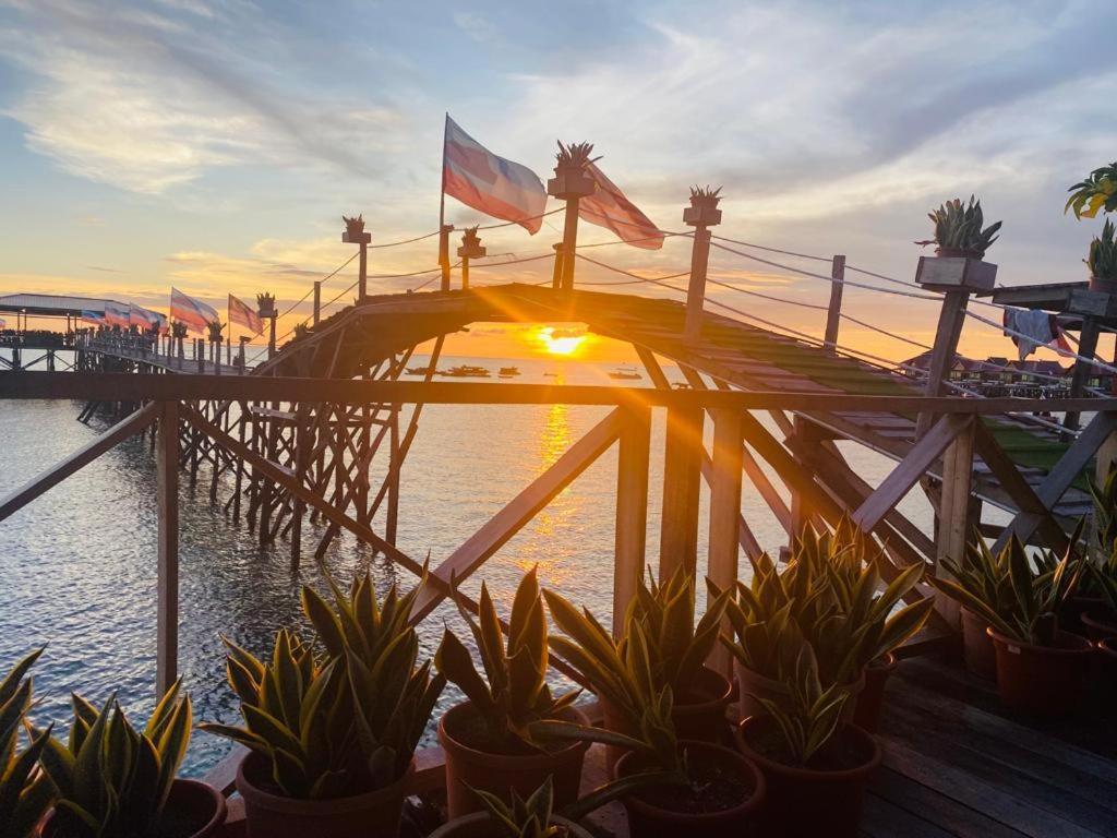 Апартаменти Mabul Backpackers Mabul Island Екстер'єр фото