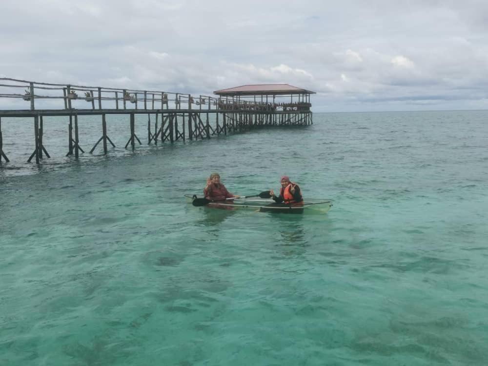 Апартаменти Mabul Backpackers Mabul Island Екстер'єр фото