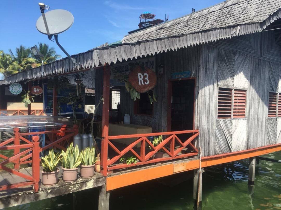 Апартаменти Mabul Backpackers Mabul Island Екстер'єр фото